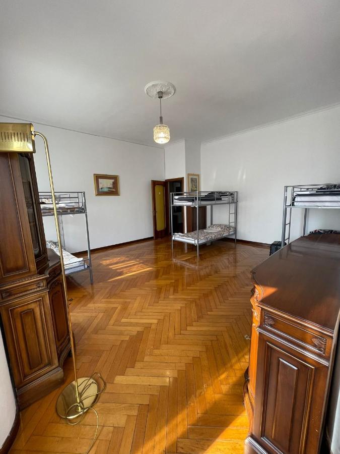 Corner 32 Ostello *