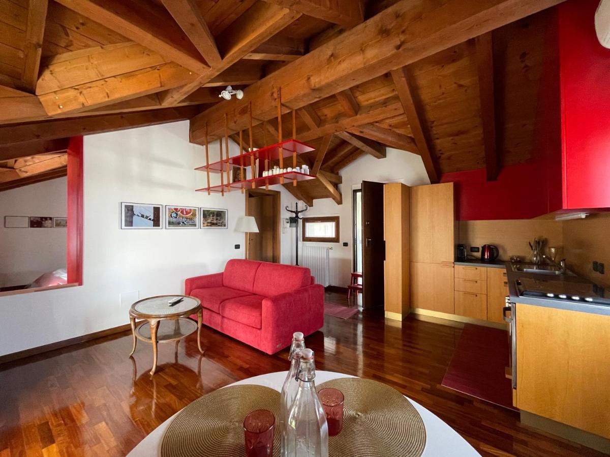 The Pretty Attic Apartment