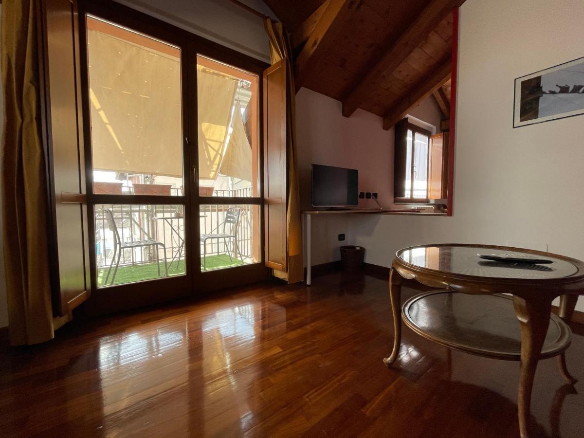 The Pretty Attic Apartment
