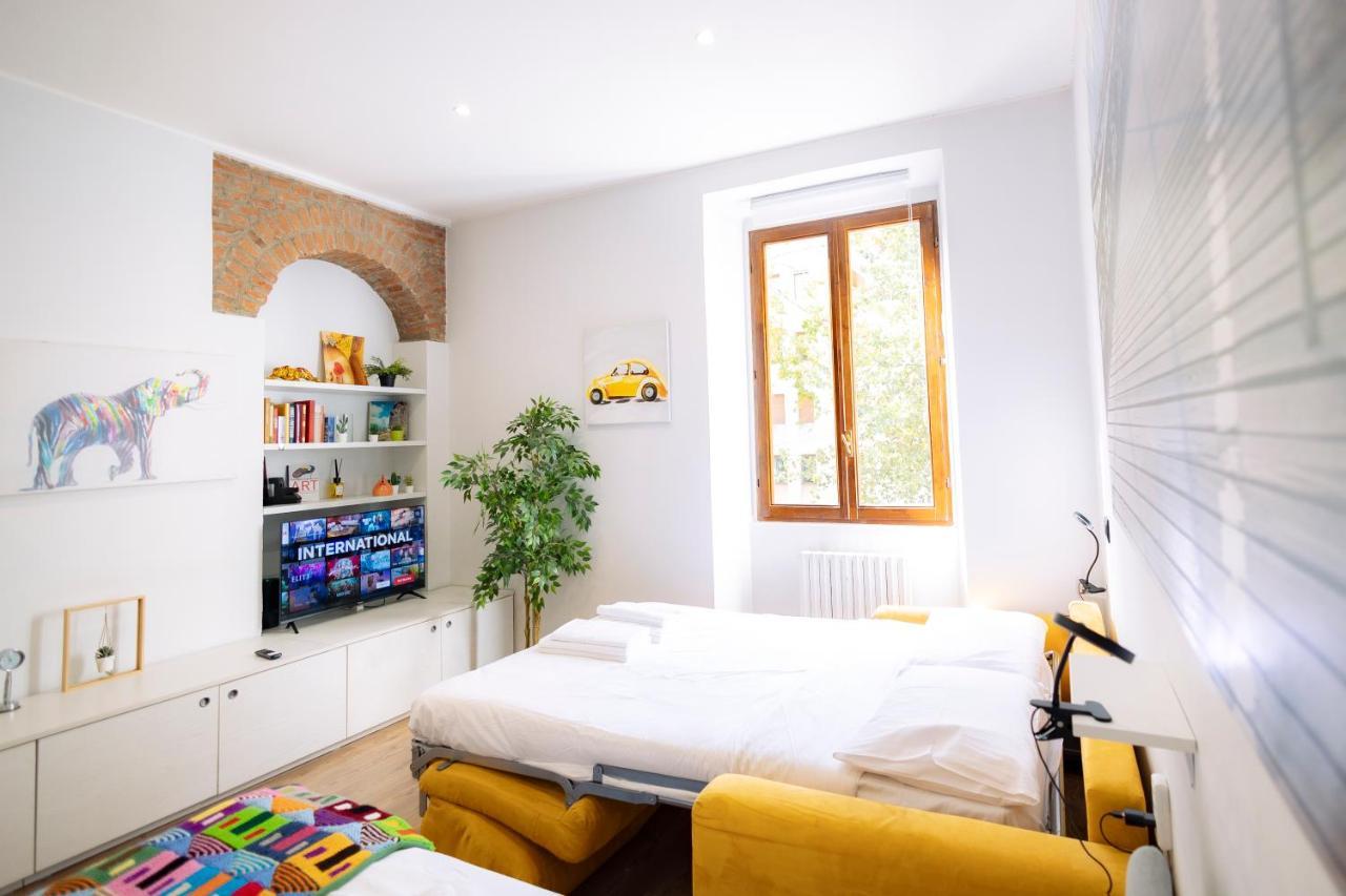 The Red Bricks - San Babila Area Milan