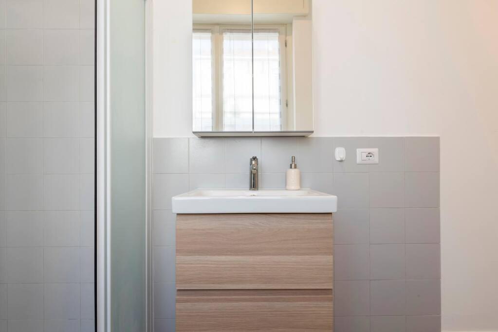 Loft In Zona Buonarroti Milan