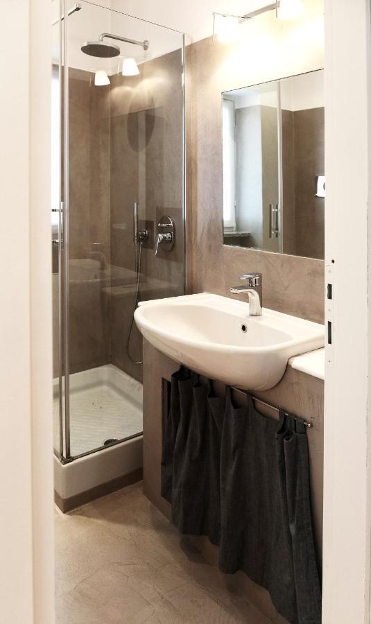 Comecasa Fashionable Attic Apartment Milan