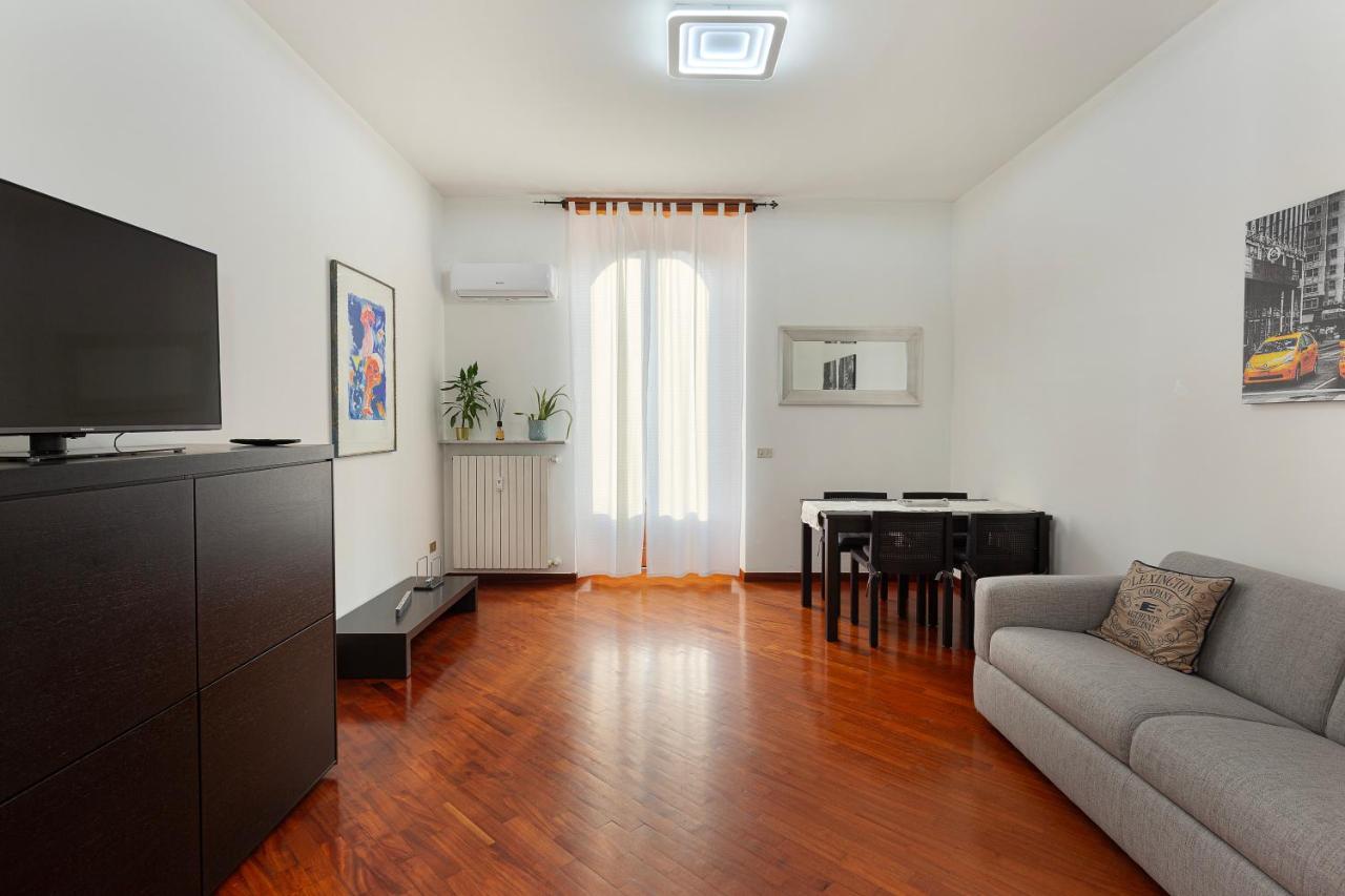 Flat In Citylife Near Metro! Appartamento Milano