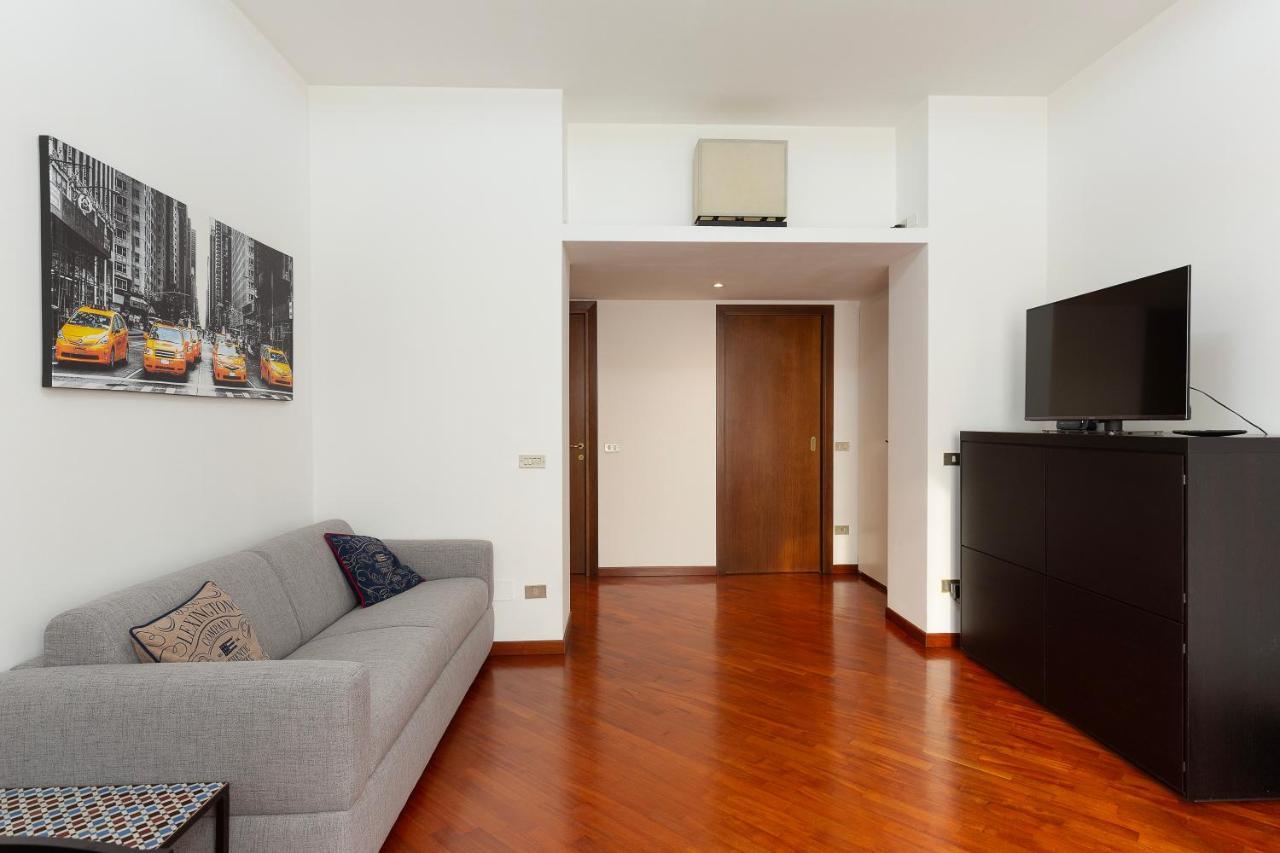 Flat In Citylife Near Metro! Appartamento