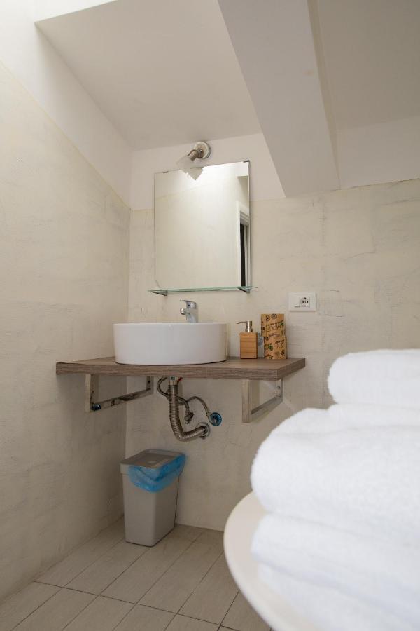 Hosting Dreams Attics - Duomo Apartment Milan