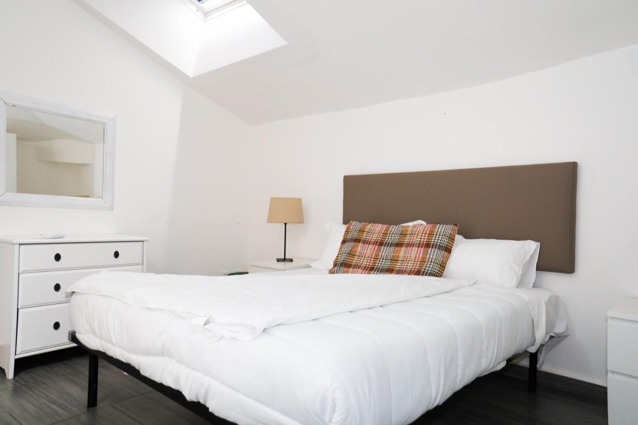 Apartment Hosting Dreams Attics - Duomo Milan