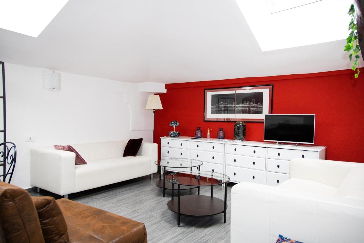 Hosting Dreams Attics - Duomo Apartment *