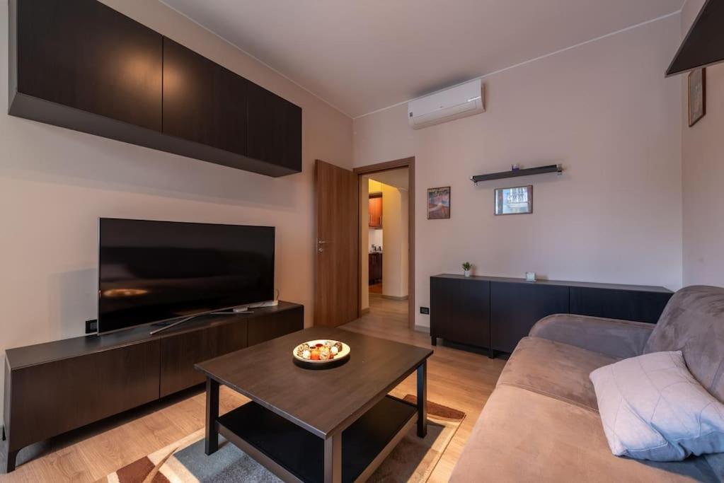 Intero Alloggio Bande Nere M1 Apartamento *