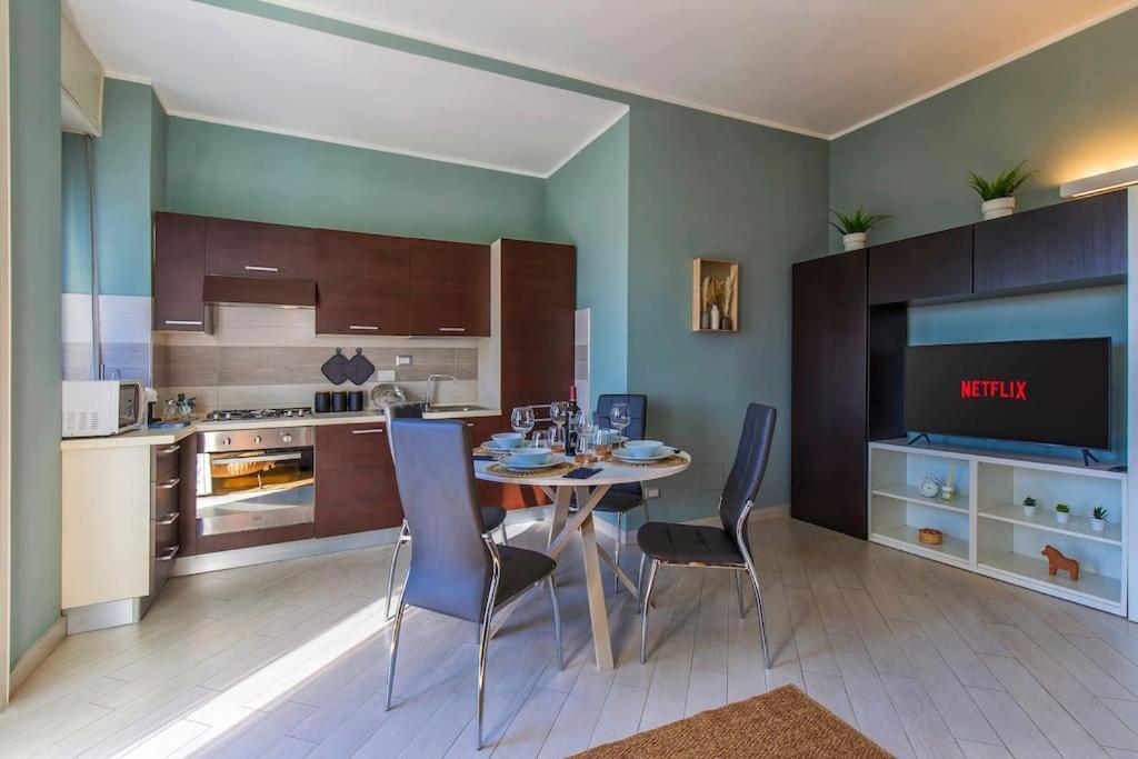 Charmy & Cozy Panoramic Flat 50m From M4 Stop Apartamento *