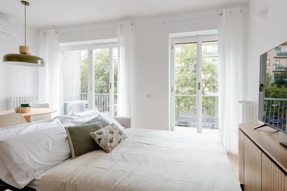 Apartamento Luxury 2 Bedroom Apartament, Close To San Siro, Fiera And 10 Min Metro To Duomo *