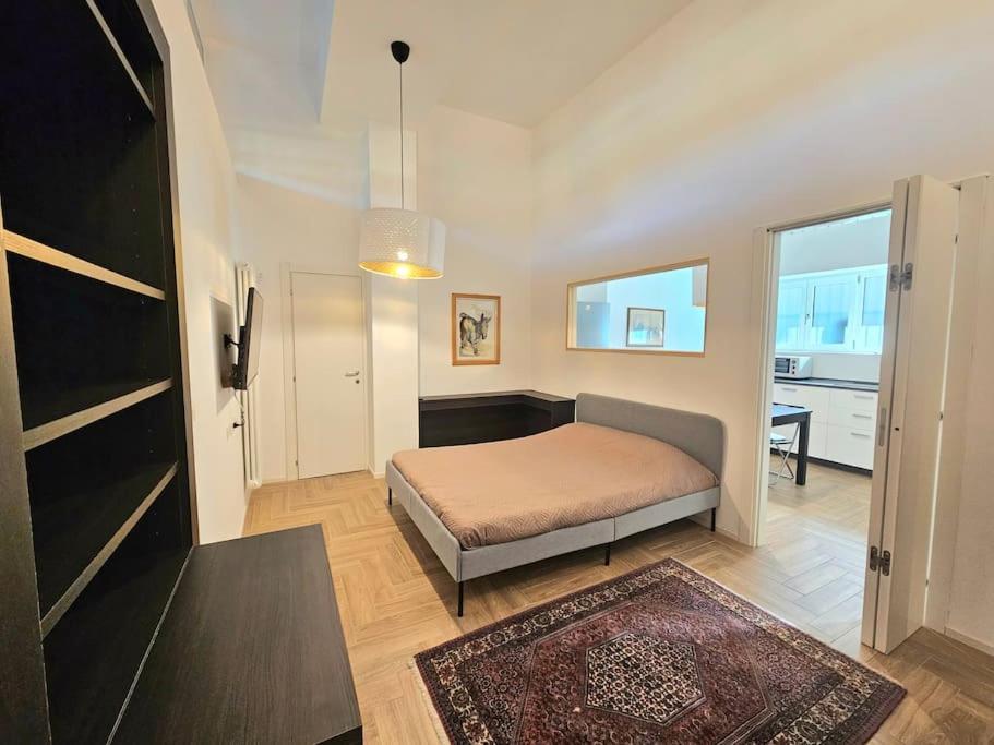 Grazioso Bilocale Ristrutturato Vicino Stazione/metro Apartment *