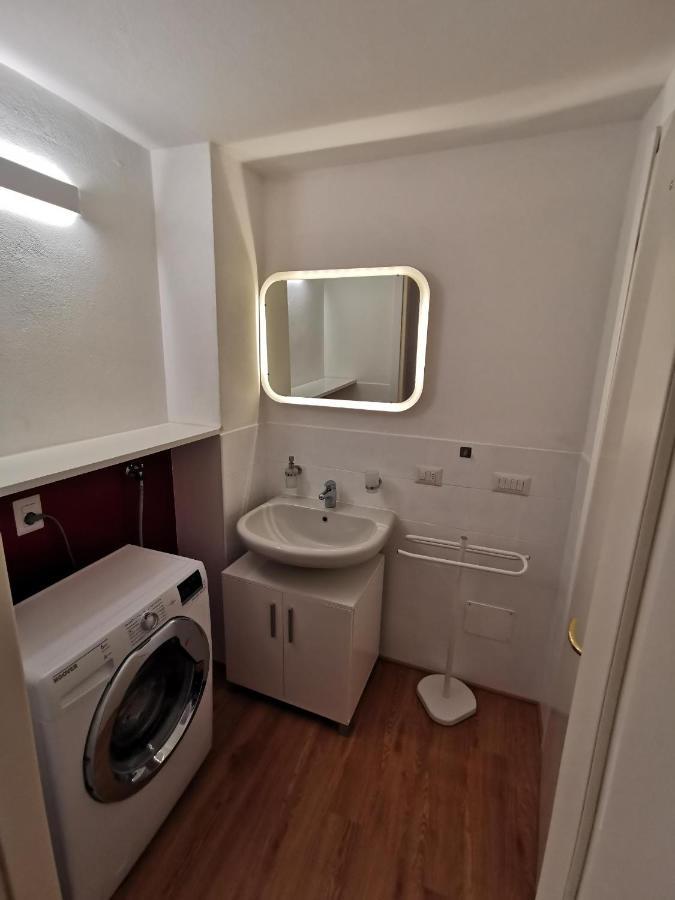 Via Scaldasole 14 Apartamento Milão