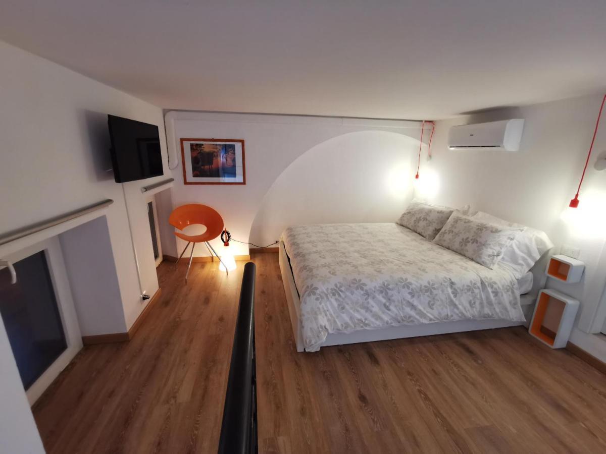 Via Scaldasole 14 Apartamento Milão