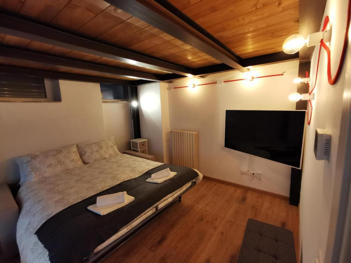 Via Scaldasole 14 Apartamento Milão