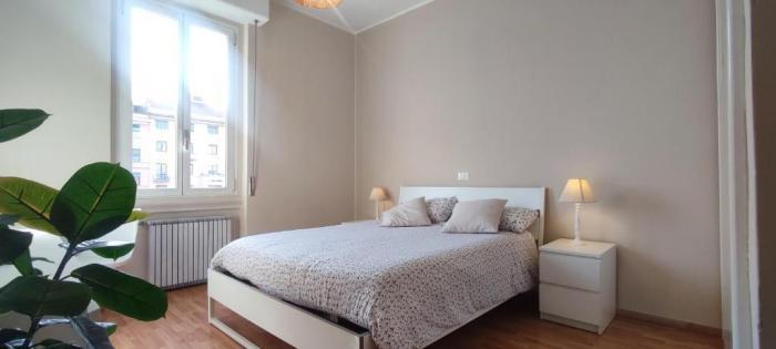 2 Bedroom Gem Near Milano Centrale Fast Wi Fi Kademy House Milan