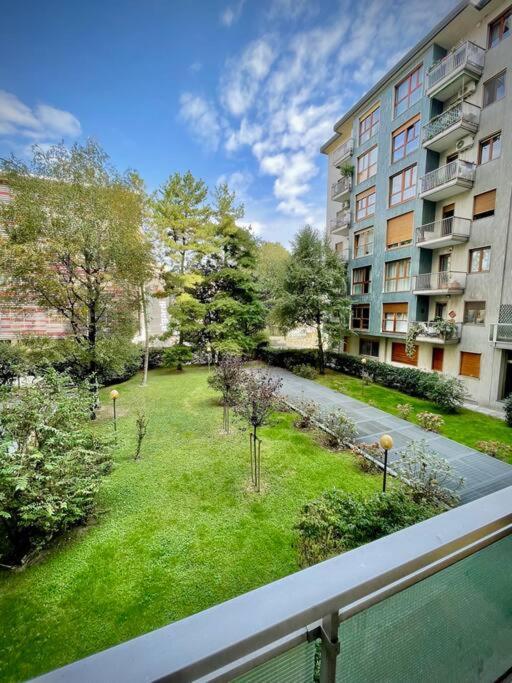 Luxury 1 Bedroom Apartment, Close To San Siro, Fiera And 10 Min Metro To Duomo Apartment Milan