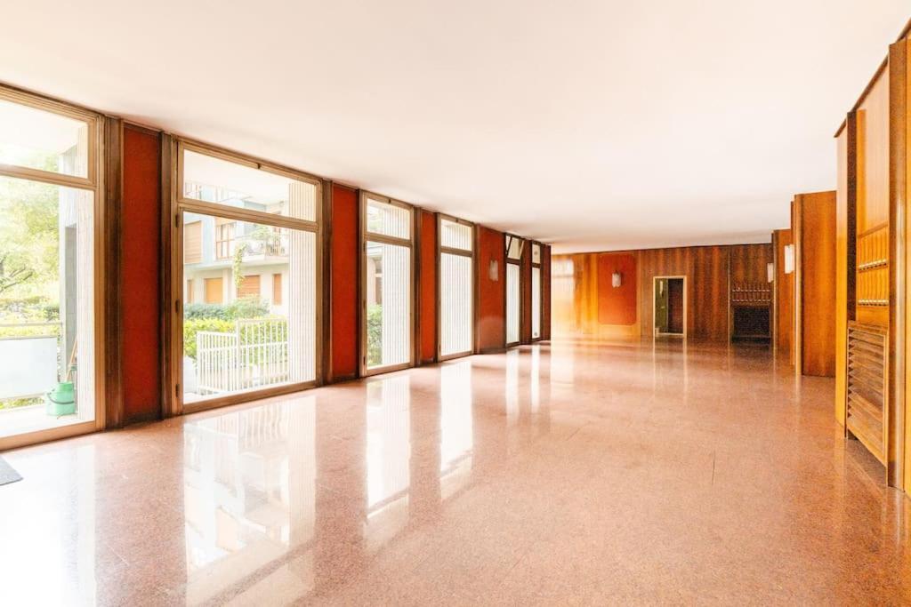 Luxury 1 Bedroom Apartment, Close To San Siro, Fiera And 10 Min Metro To Duomo Apartment