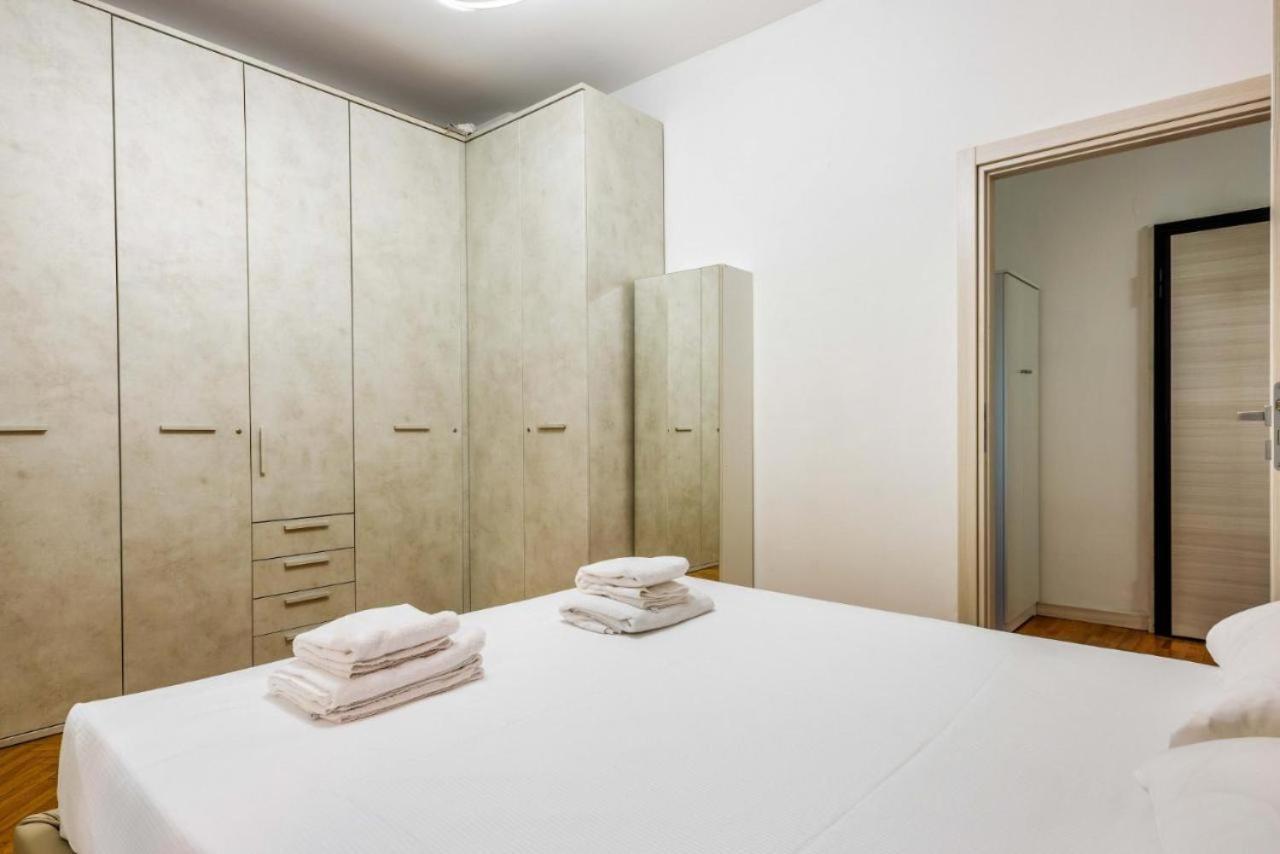 Cozy Near To Fashion District Apartment