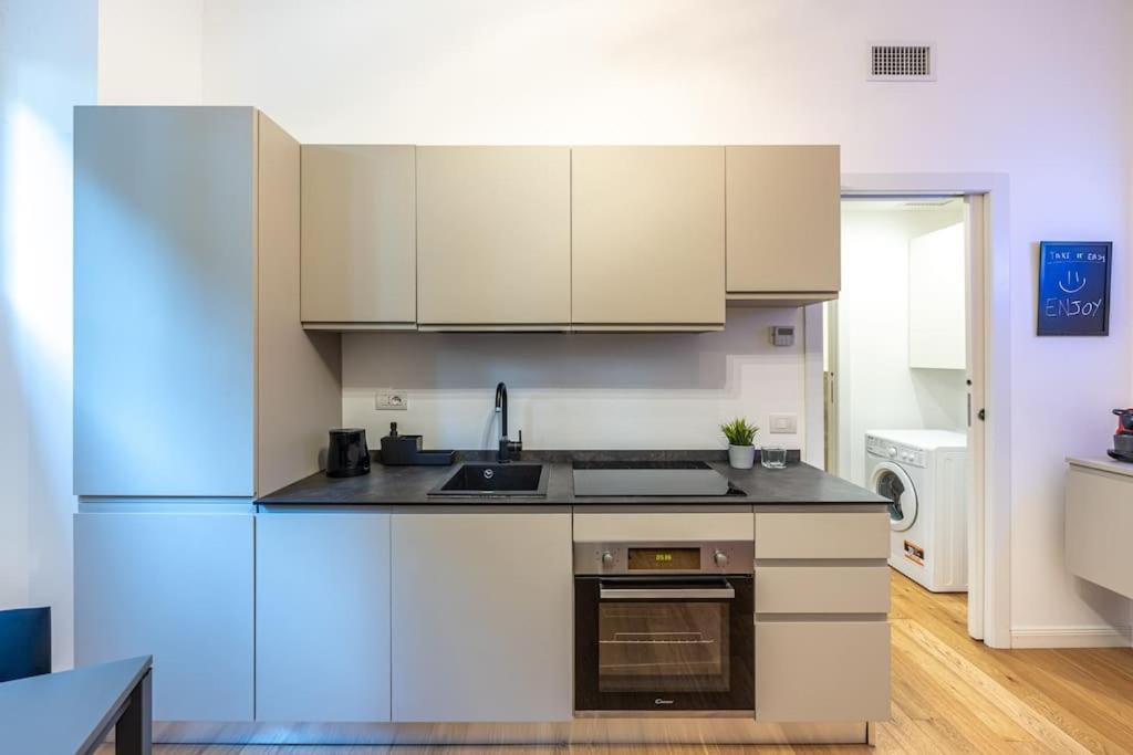 Moderno A City Life- Mico-3 Torri- Metro 700m Apartamento Milão