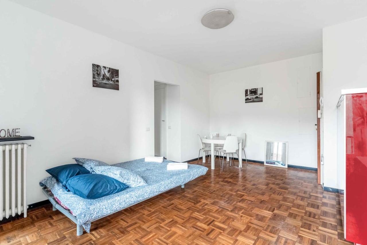 Mi8 -10 Minutes From The Duomo- Large Apartment Milan