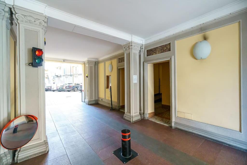 Brera-moscova Duomo 15 Minuti A Piedi Apartamento Milão