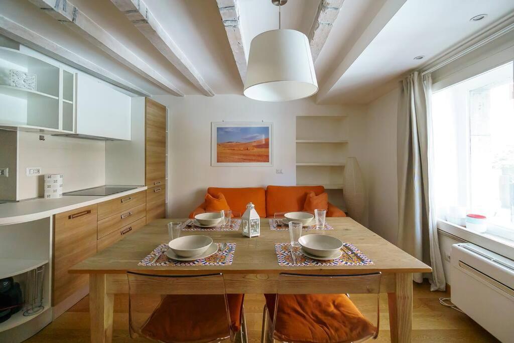 Brera-moscova Duomo 15 Minuti A Piedi Apartamento *