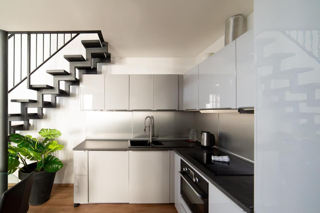 Hbhall Prada Loft 40 Apartment Milan