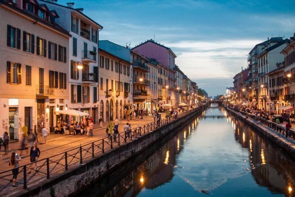 Daniela's Spazioso Ai Navigli Apartment