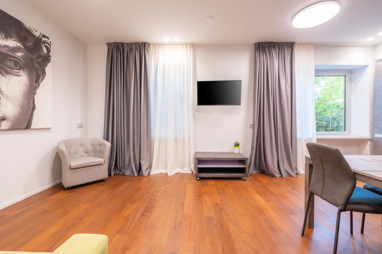 We - Broletto Boutique Apartment