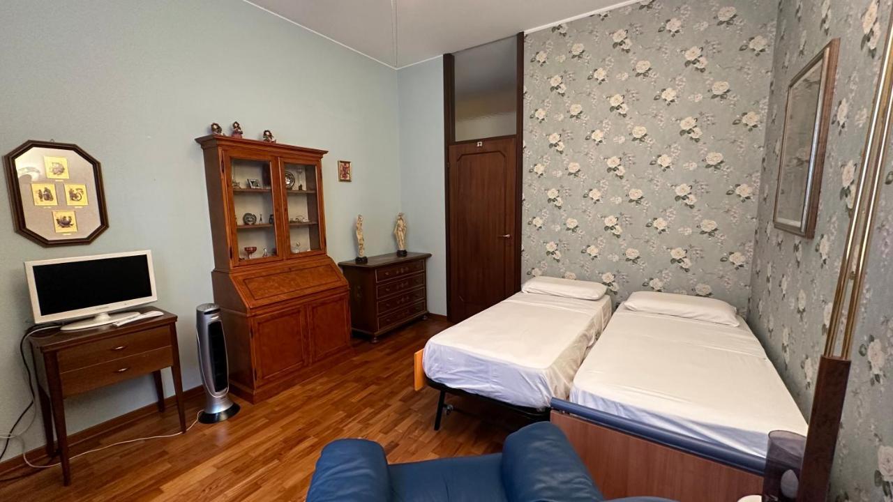 Dehomes - Two Bedrooms, Terrace, Wi-fi, Tram To Centre & Rho Fiera