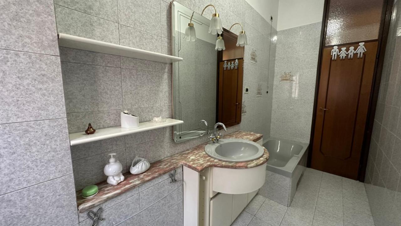 Dehomes - Two Bedrooms, Terrace, Wi-fi, Tram To Centre & Rho Fiera * Milan
