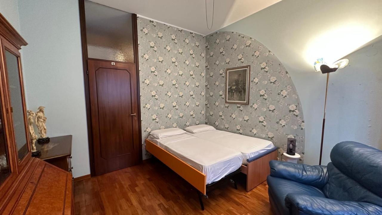 Dehomes - Two Bedrooms, Terrace, Wi-fi, Tram To Centre & Rho Fiera * Milan