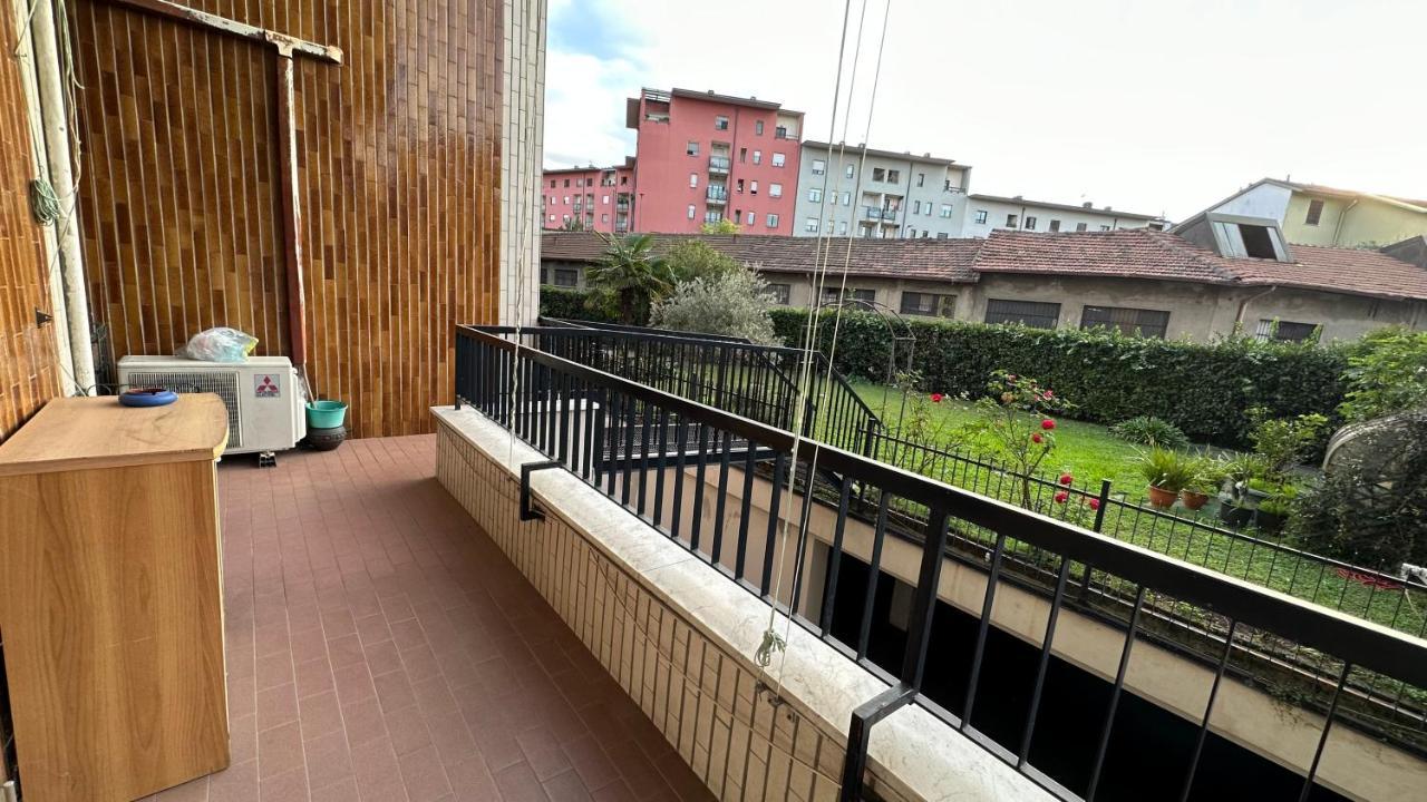 Dehomes - Two Bedrooms, Terrace, Wi-fi, Tram To Centre & Rho Fiera Apartment