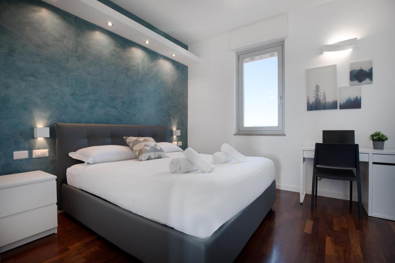 Navigli - Duomo Magnificent View Of The Skyline Apartment Milan