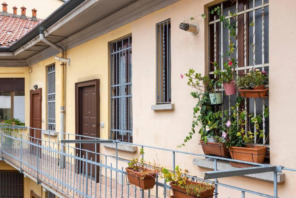 Apartamento The Italian Design - 10 Minutes To Duomo Milão