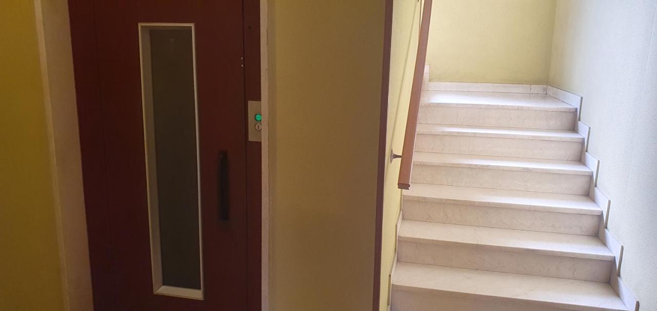 Easy Apartment