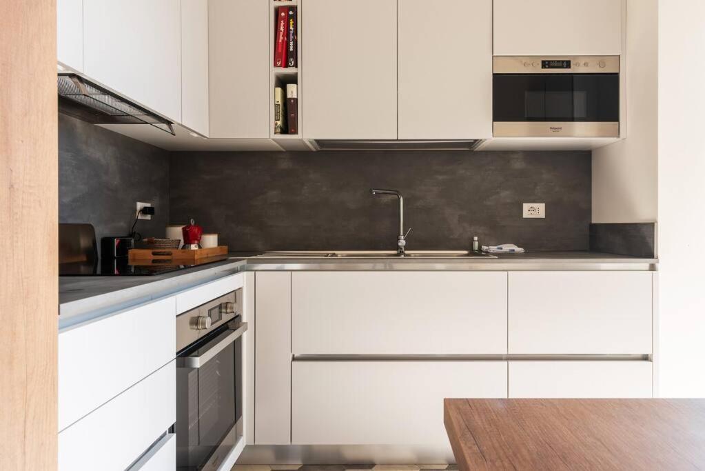 Elegante Bilocale San Calocero Milan