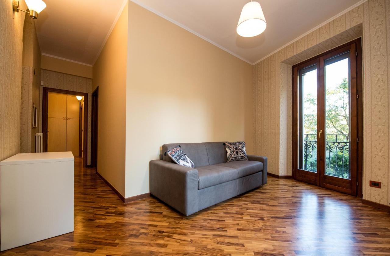 Shortmi Montello Milano