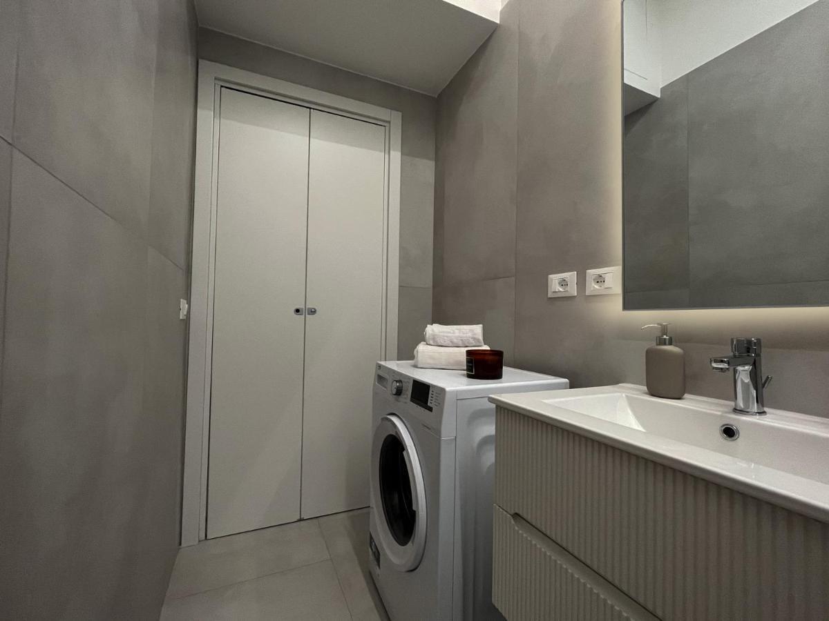 Duomo 15 Minuti - Led House Apartment *