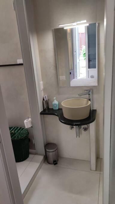 Apartment Monolocale Intimo Con Terrazzino Milan