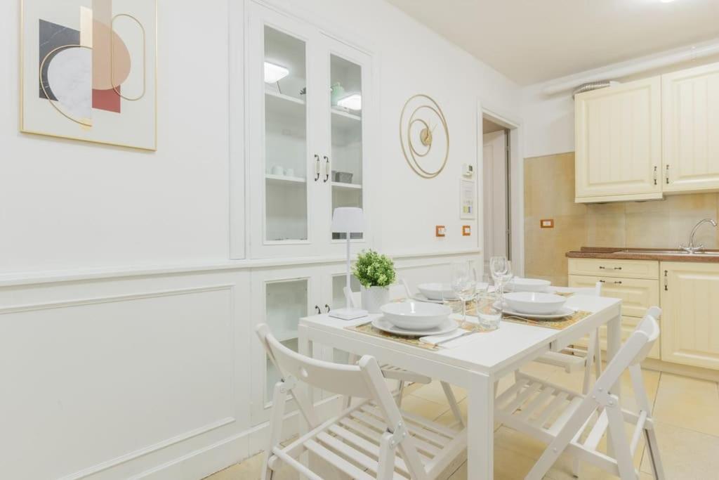 Apartment Duomo - Montenapoleone, Comfort & Wi-fi Milan