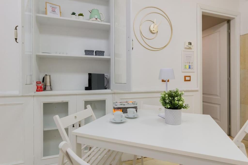 Apartment Duomo - Montenapoleone, Comfort & Wi-fi Milan