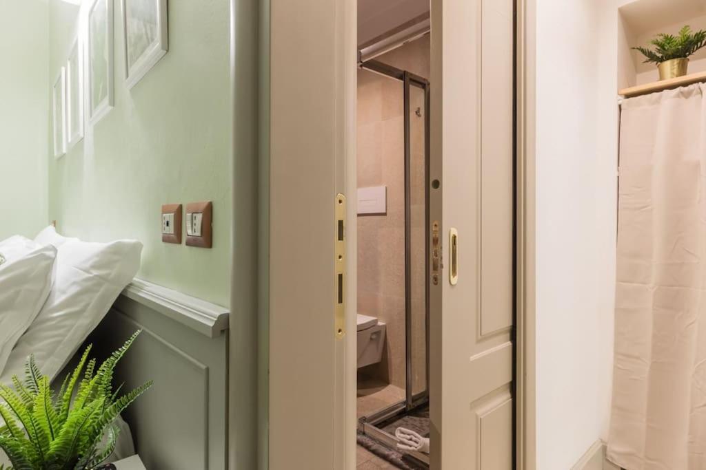 Duomo - Montenapoleone, Comfort & Wi-fi Apartment *
