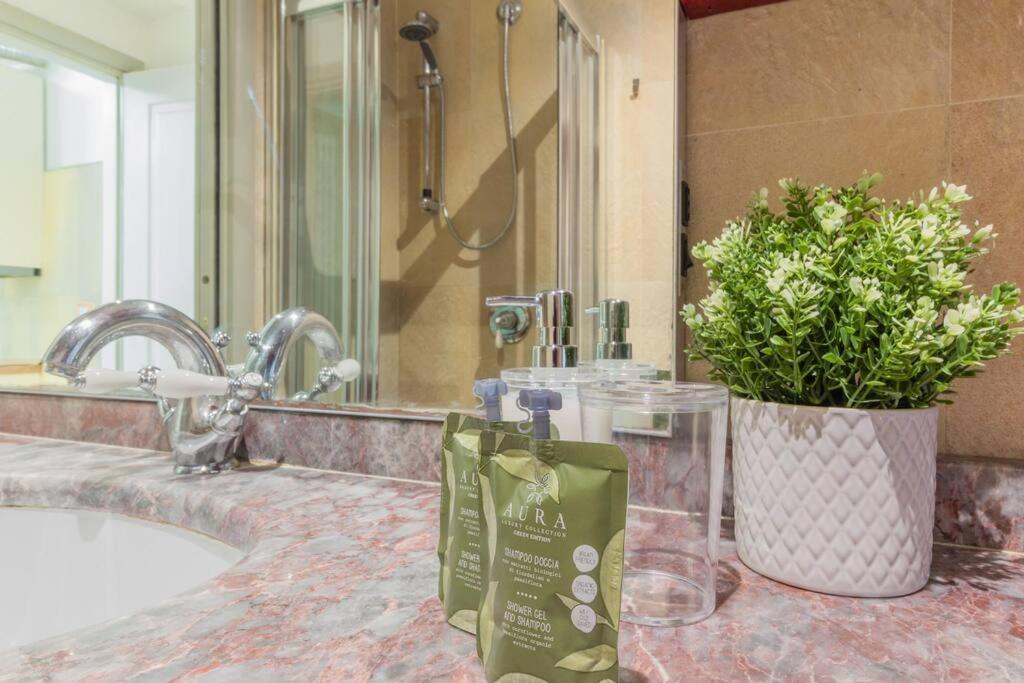 Apartment Duomo - Montenapoleone, Comfort & Wi-fi *