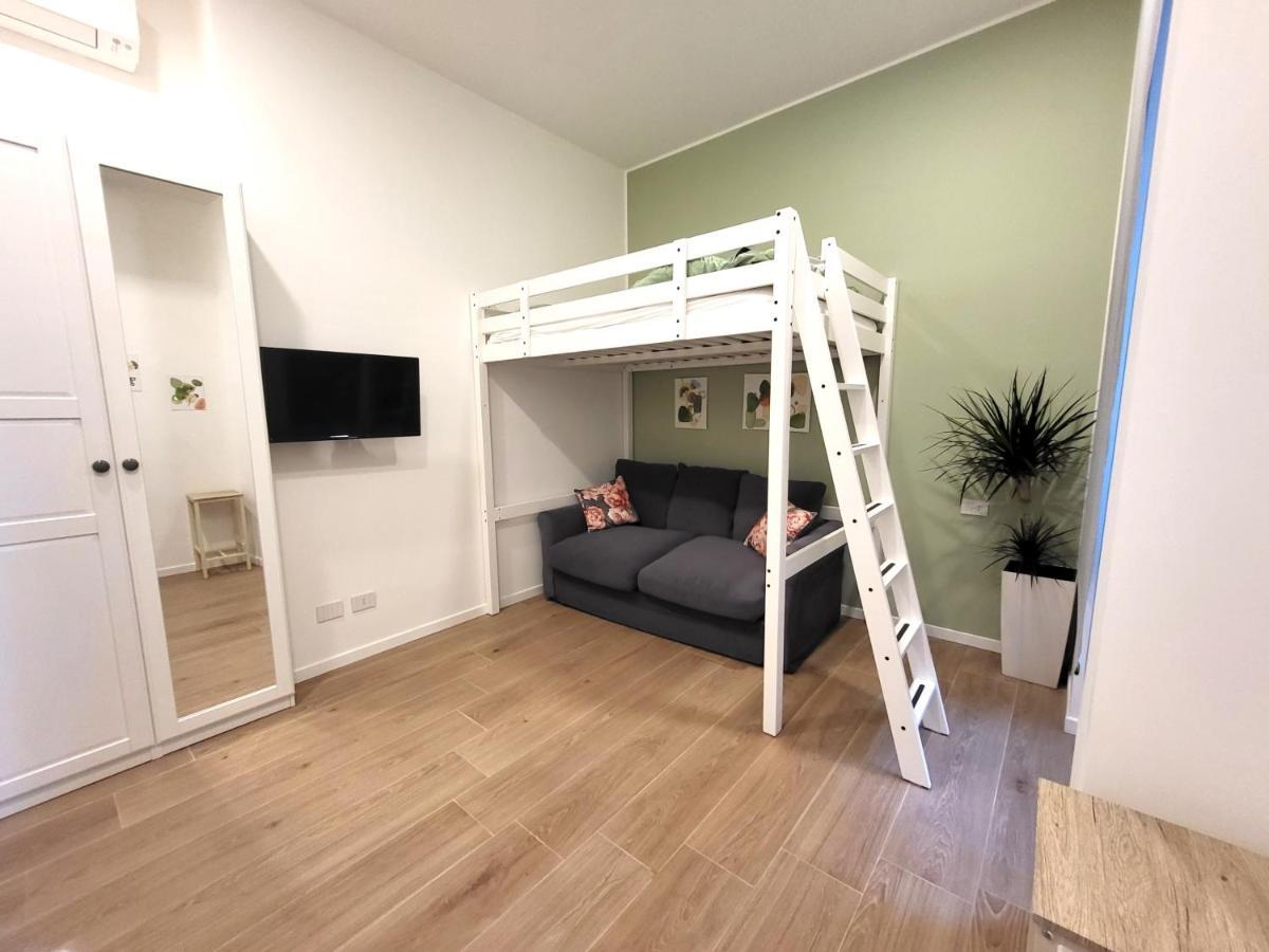 - Nella Corte Dei Navigli Apartment