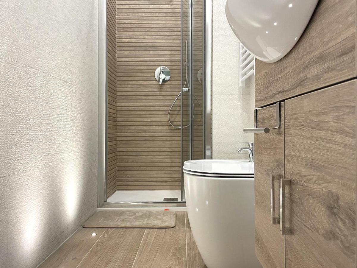 - Nella Corte Dei Navigli Apartment Milan