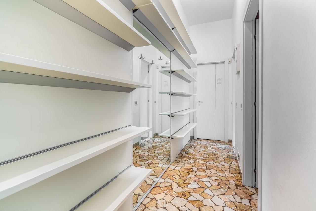 Apartment Ampio Zona Moscova Con Due Terrazzi *