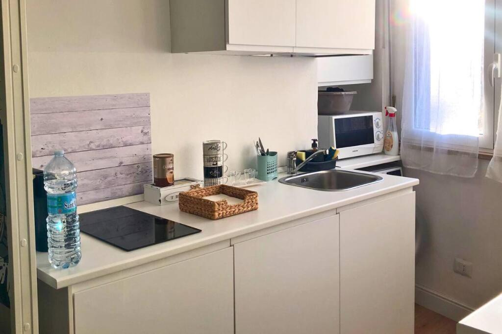 Apartamento Design Moderno:monolocale Spazioso Vicino Metro M2