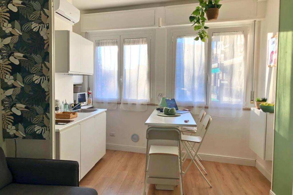 Apartamento Design Moderno:monolocale Spazioso Vicino Metro M2 Milão