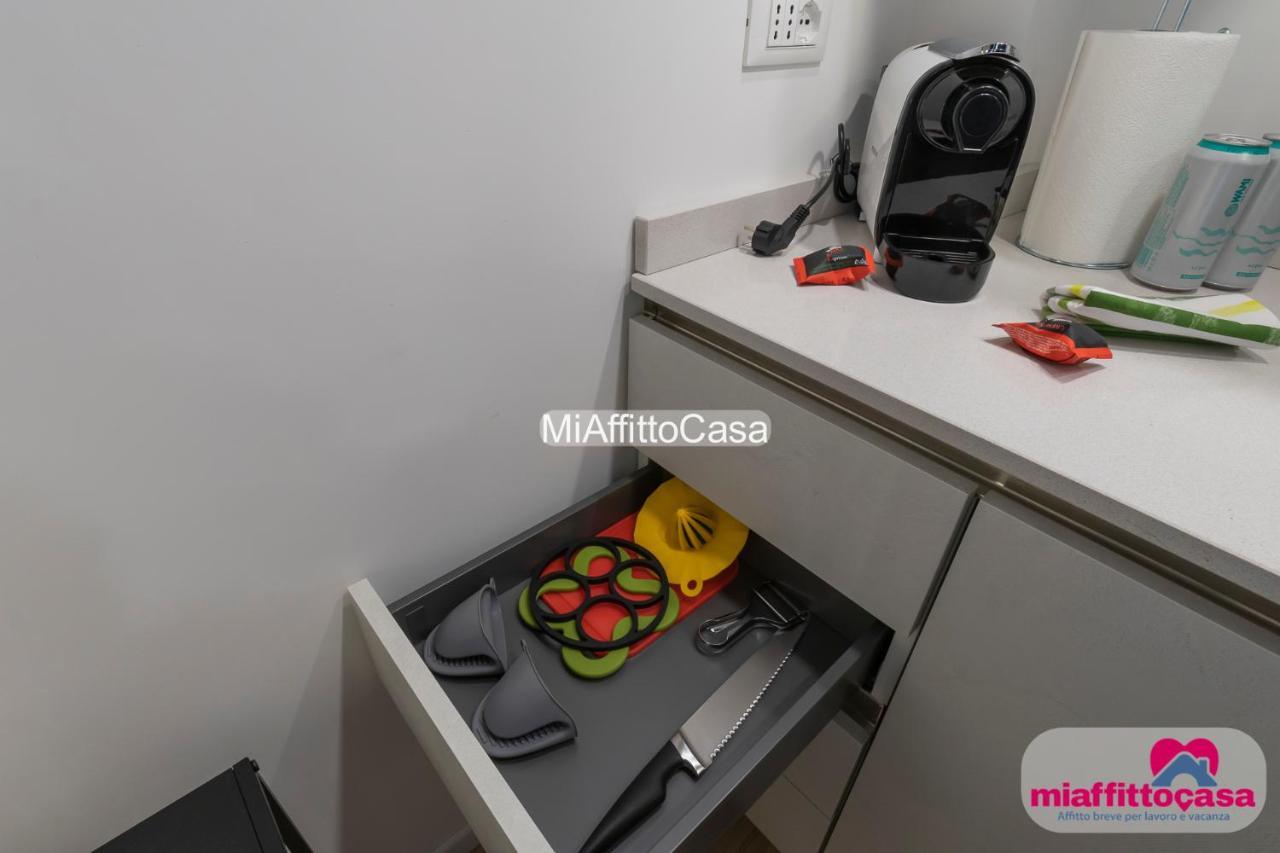 Black And Porta Venezia Apartment *
